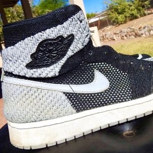 2018 Jordan 1 Retro High OG Flyknit Shadow / Mens Size 9